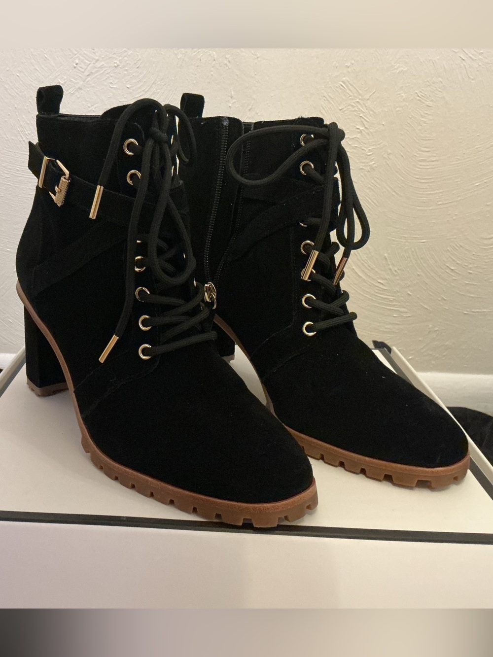 WHITE HOUSE BLACK MARKET BECCA BLACK SUEDE BOOT- SIZE 8